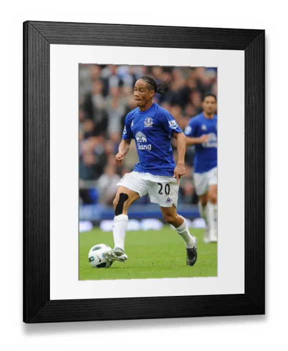 Framed Print : Steven Pienaar in Action: Everton vs Newcastle United, Premier League, Goodison Park Framed Print : Steven Pienaar in Action: Everton vs Newcastle United, Premier League, Goodison Park
