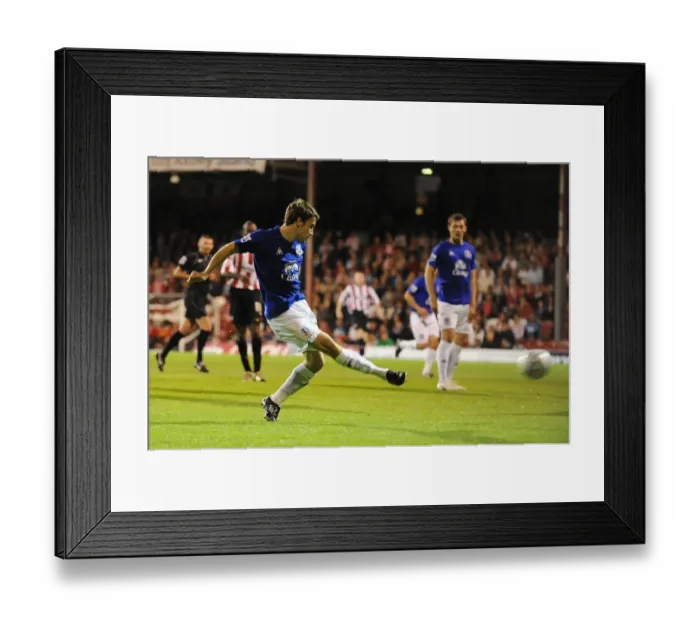 Framed Print : Soccer - Carling Cup - Third Round - Brentford v Everton - Griffin Park Framed Print : Soccer - Carling Cup - Third Round - Brentford v Everton - Griffin Park