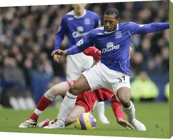 Everton v Blackburn Rovers Manuel Fernandes in action