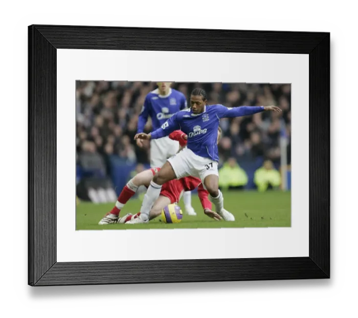 Framed Print : Everton v Blackburn Rovers Manuel Fernandes in action Framed Print : Everton v Blackburn Rovers Manuel Fernandes in action