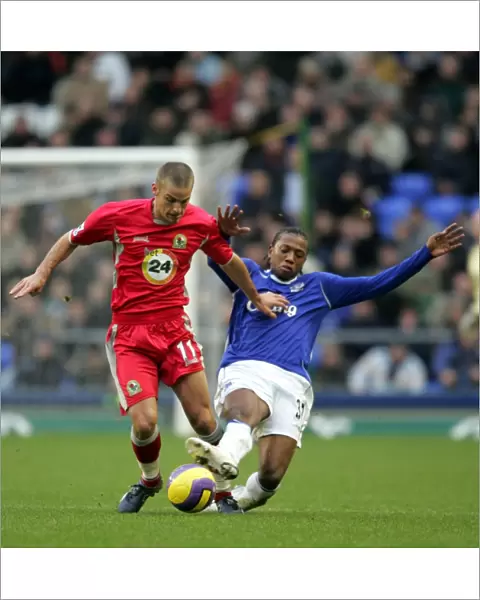 Battle at Goodison Park: David Bentley vs Manuel Fernandes - Everton vs Blackburn Rovers, FA Barclays Premiership, 06 / 07 Season