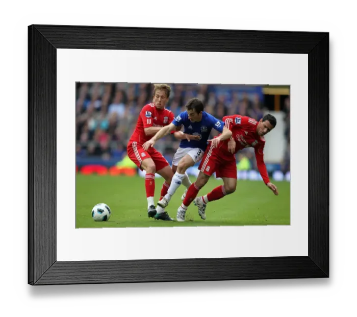 Framed Print : Soccer - Barclays Premier League - Everton v Liverpool - Goodison Park Framed Print : Soccer - Barclays Premier League - Everton v Liverpool - Goodison Park
