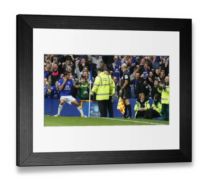 Framed Print : Soccer - Barclays Premier League - Everton v Liverpool - Goodison Park Framed Print : Soccer - Barclays Premier League - Everton v Liverpool - Goodison Park