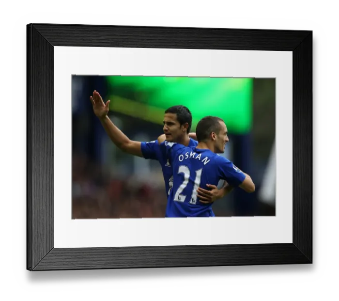 Framed Print : Soccer - Barclays Premier League - Everton v Liverpool - Goodison Park Framed Print : Soccer - Barclays Premier League - Everton v Liverpool - Goodison Park