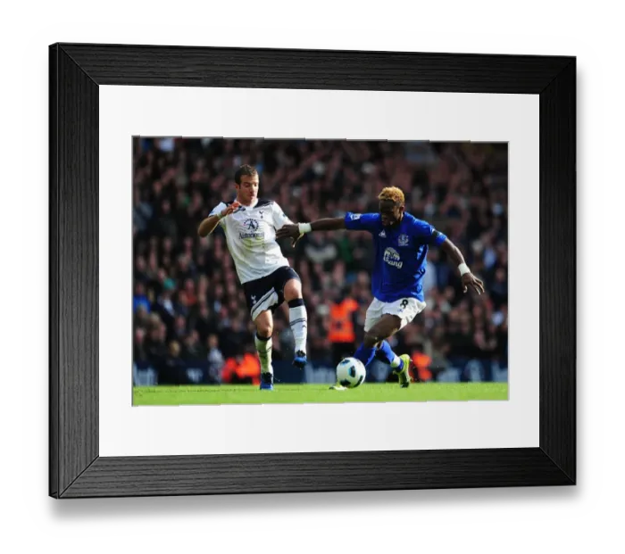 Framed Print : Van der Vaart vs. Saha: A Premier League Showdown - Tottenham Hotspur vs. Everton (23 October 2010) Framed Print : Van der Vaart vs. Saha: A Premier League Showdown - Tottenham Hotspur vs. Everton (23 October 2010)