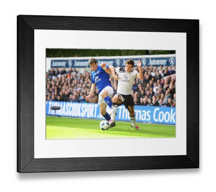 Framed Print : Soccer - Barclays Premier League - Tottenham Hotspur v Everton - White Hart Lane