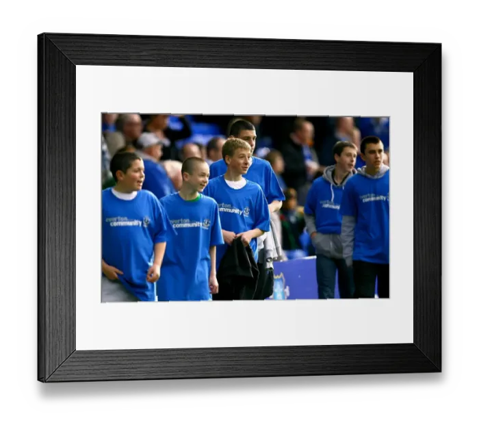 Framed Print : Everton Football Club: Uniting Community Staff and Volunteers at Goodison Park Before Everton vs Stoke City (Barclays Premier League, 30 October 2010) Framed Print : Everton Football Club: Uniting Community Staff and Volunteers at Goodison Park Before Everton vs Stoke City (Barclays Premier League, 30 October 2010)