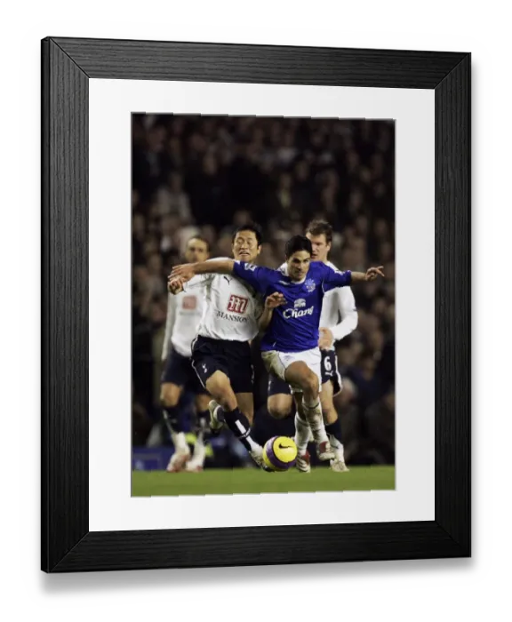 Framed Print : Everton v Tottenham Hotspur Mikel Arteta in action against Tottenhams Young Pyo Lee Framed Print : Everton v Tottenham Hotspur Mikel Arteta in action against Tottenhams Young Pyo Lee