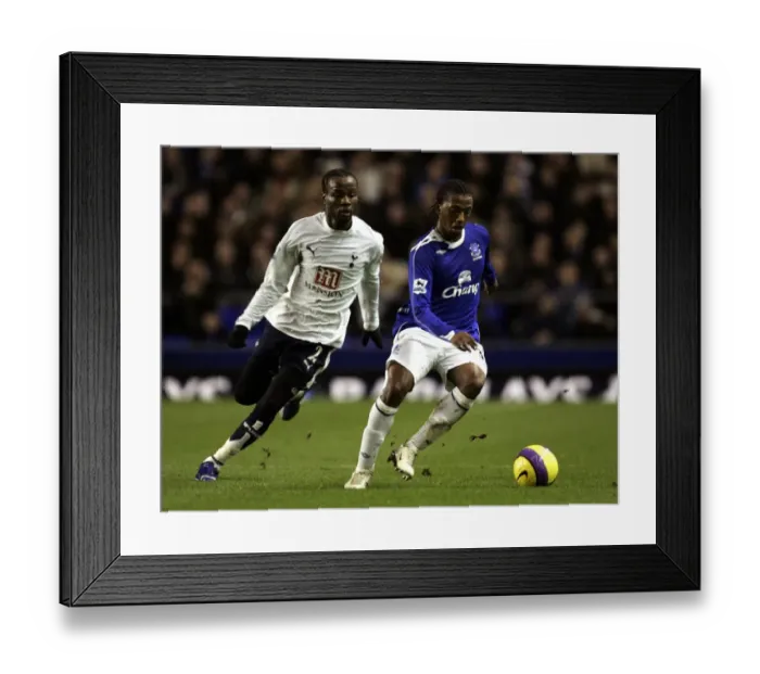 Framed Print : Everton v Tottenham Hotspur Manuel Fernandes in action against Pascal Chimbonda Framed Print : Everton v Tottenham Hotspur Manuel Fernandes in action against Pascal Chimbonda