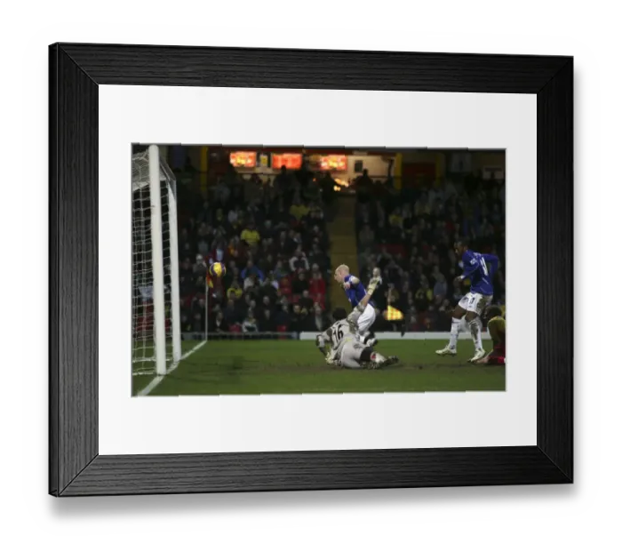 Framed Print : Watford v Everton - Manuel Fernandes scores