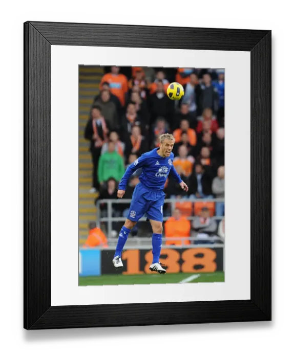 Framed Print : Soccer - Barclays Premier League - Blackpool v Everton - Bloomfield Road Framed Print : Soccer - Barclays Premier League - Blackpool v Everton - Bloomfield Road