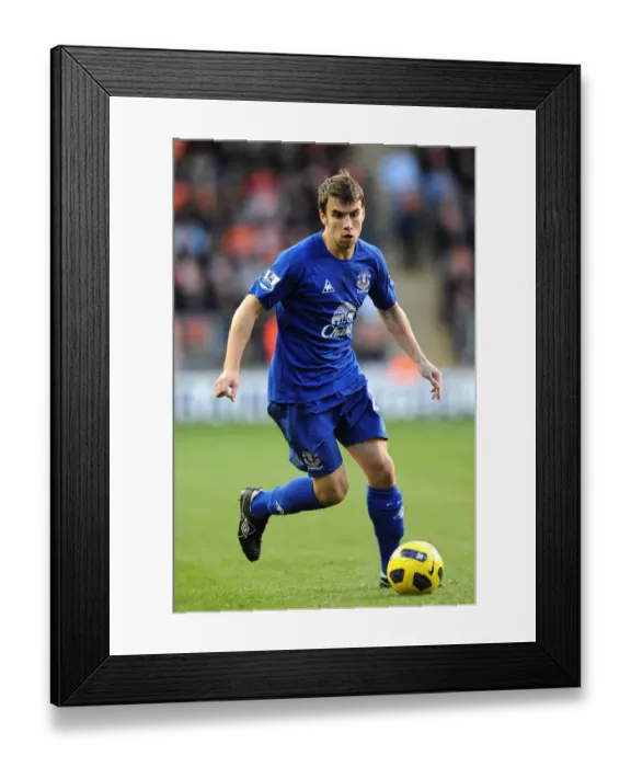 Framed Print : Seamus Coleman in Action: Everton vs. Blackpool (6 November 2010) Framed Print : Seamus Coleman in Action: Everton vs. Blackpool (6 November 2010)