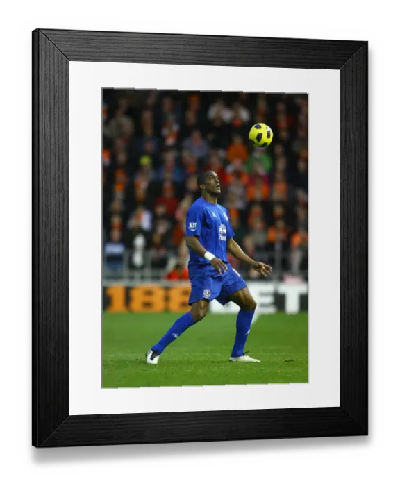 Framed Print : Sylvain Distin Faces Off: Everton vs. Blackpool, Barclays Premier League (November 6, 2010) Framed Print : Sylvain Distin Faces Off: Everton vs. Blackpool, Barclays Premier League (November 6, 2010)