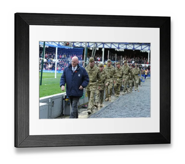 Framed Print : Salute to Heroes: Everton's Servicemen Parade - Everton vs Arsenal (14 November 2010) Framed Print : Salute to Heroes: Everton's Servicemen Parade - Everton vs Arsenal (14 November 2010)