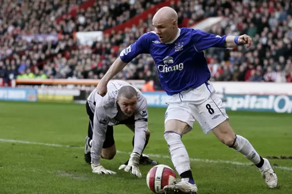 Andy Johnson vs. Paddy Kenny: A Football Battle - Sheffield United vs. Everton