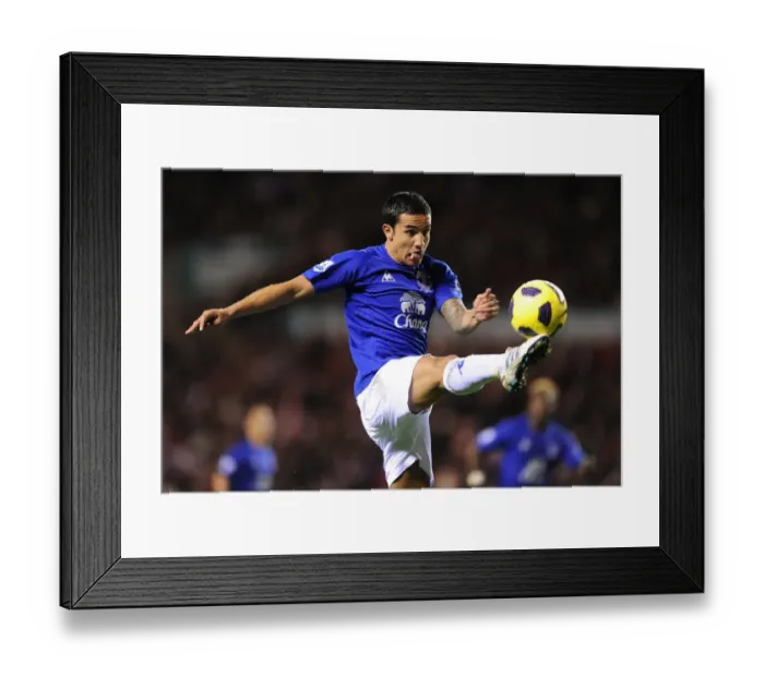 Framed Print : Tim Cahill's Focused Shot: Everton vs. Sunderland, Premier League (Nov 2010) Framed Print : Tim Cahill's Focused Shot: Everton vs. Sunderland, Premier League (Nov 2010)