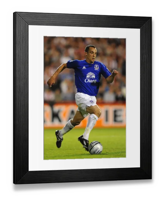 Framed Print : Leon Osman in Action: Everton vs. Brentford, Carling Cup Third Round, 21 September 2010 Framed Print : Leon Osman in Action: Everton vs. Brentford, Carling Cup Third Round, 21 September 2010