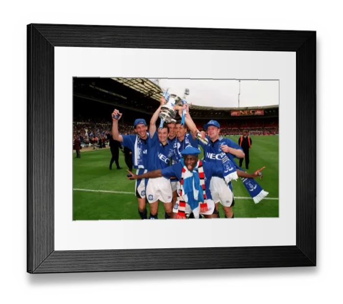 Framed Print : Soccer - FA Cup - Final - Manchester United v Everton Framed Print : Soccer - FA Cup - Final - Manchester United v Everton