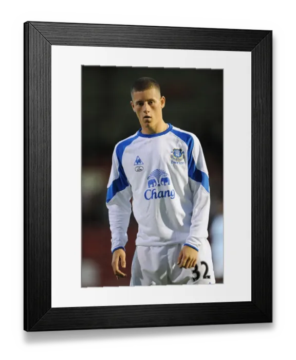 Framed Print : Everton's Tenacious Midfield Maestro: Ross Barkley Framed Print : Everton's Tenacious Midfield Maestro: Ross Barkley
