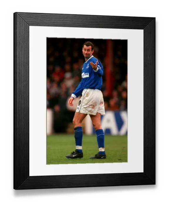Framed Print : Soccer - AXA FA Cup - Third Round - Exeter City v Everton Framed Print : Soccer - AXA FA Cup - Third Round - Exeter City v Everton