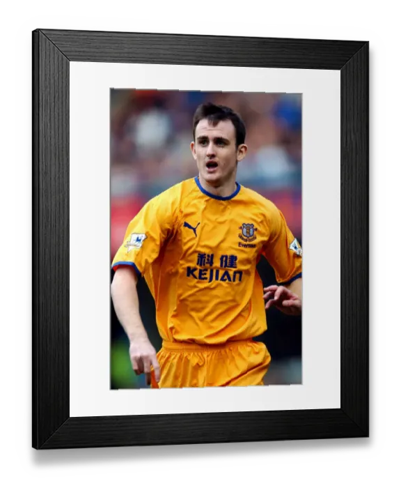 Framed Print : Soccer - FA Barclaycard Premiership - Chelsea v Everton Framed Print : Soccer - FA Barclaycard Premiership - Chelsea v Everton