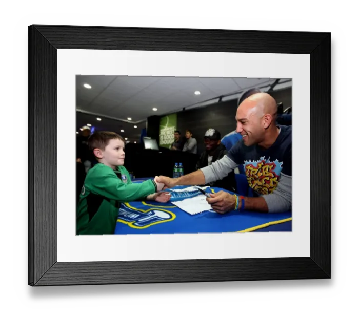Framed Print : Everton FC: Tim Howard and Louis Saha Meet and Greet - Autograph Signing Session at Goodison Park Framed Print : Everton FC: Tim Howard and Louis Saha Meet and Greet - Autograph Signing Session at Goodison Park