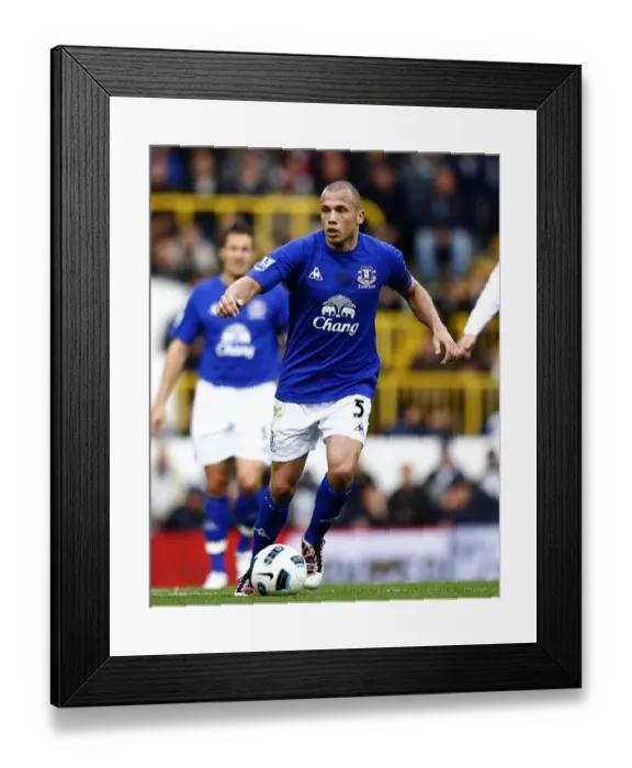 Framed Print : Johnny Heitinga: Everton's Unwavering Defender Framed Print : Johnny Heitinga: Everton's Unwavering Defender