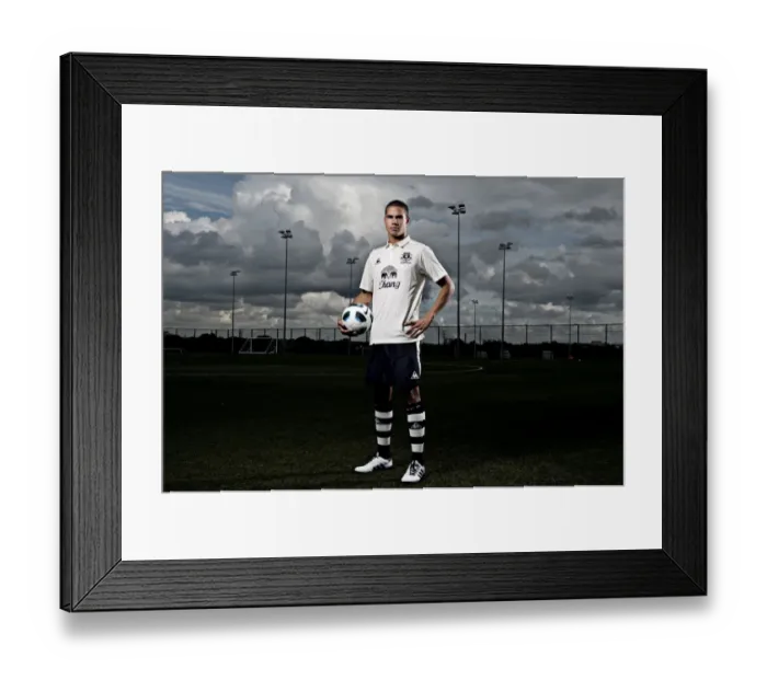 Framed Print : Tenacious Midfielder: Jack Rodwell of Everton Football Club Framed Print : Tenacious Midfielder: Jack Rodwell of Everton Football Club