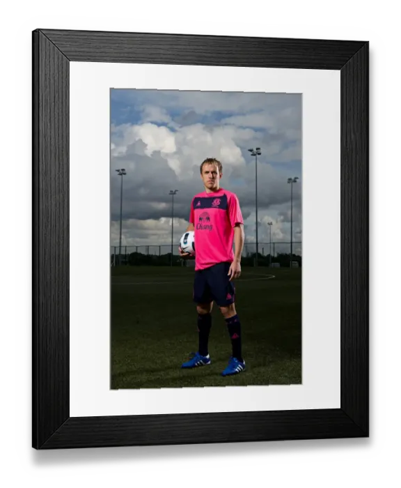Framed Print : Phil Neville: Everton Football Club Icon Framed Print : Phil Neville: Everton Football Club Icon