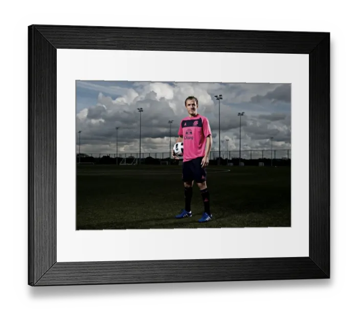Framed Print : Phil Neville: Everton Football Club's Unforgettable Legend Framed Print : Phil Neville: Everton Football Club's Unforgettable Legend