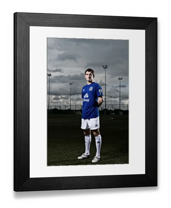 Framed Print : Leighton Baines: Everton's Tenacious Defender Framed Print : Leighton Baines: Everton's Tenacious Defender