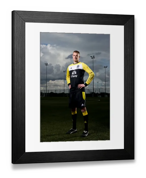 Framed Print : Everton's Unyielding Guardian: Iain Turner Framed Print : Everton's Unyielding Guardian: Iain Turner