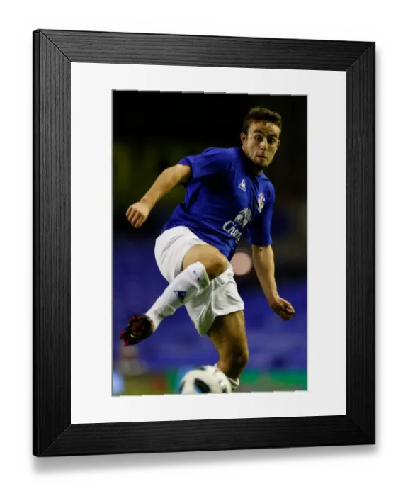 Framed Print : Everton's Midfield Maestro: The Genius of Jose Baxter Framed Print : Everton's Midfield Maestro: The Genius of Jose Baxter