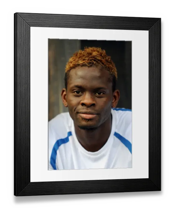 Framed Print : Everton Football Club: A Footballing Legend - Louis Saha in Everton Colors Framed Print : Everton Football Club: A Footballing Legend - Louis Saha in Everton Colors