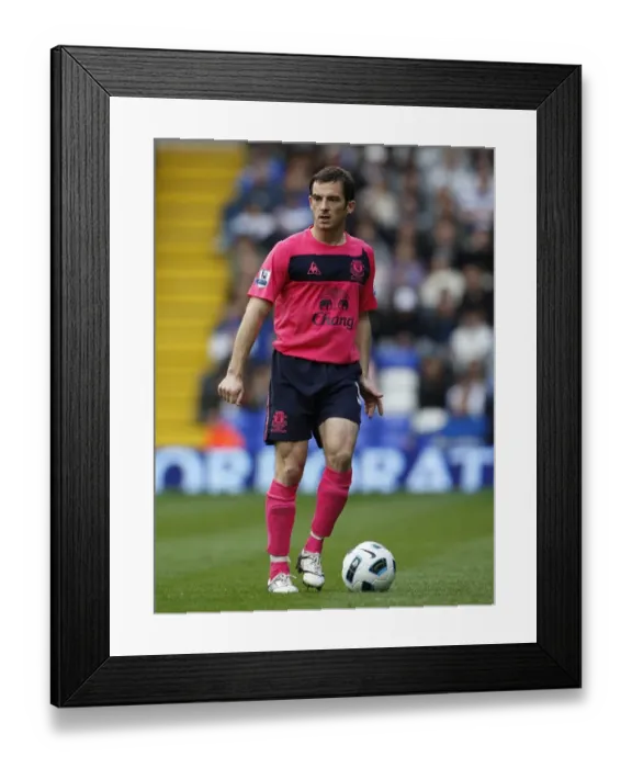 Framed Print : Everton's Masterful Defender: Leighton Baines Framed Print : Everton's Masterful Defender: Leighton Baines