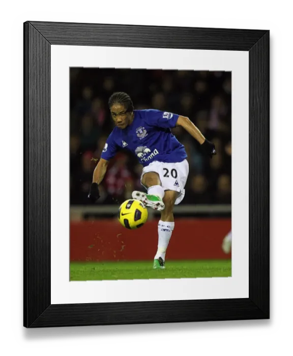 Framed Print : Steven Pienaar: Everton's Dynamic Midfield Maestro Framed Print : Steven Pienaar: Everton's Dynamic Midfield Maestro