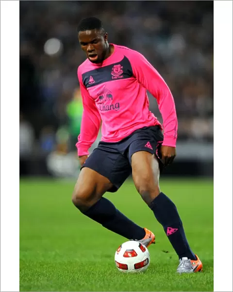 Powerful Striker: Victor Anichebe in Action for Everton FC