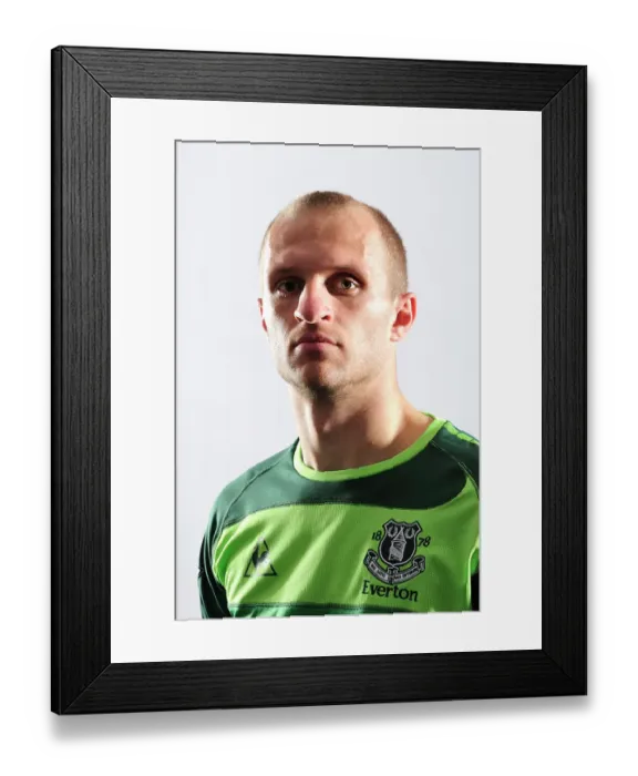 Framed Print : Jan Mucha: Everton's Unforgettable Goalkeeper