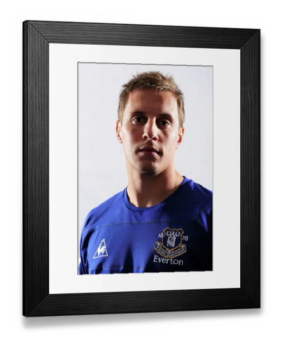 Framed Print : Everton's Unwavering Defender: Phil Jagielka Framed Print : Everton's Unwavering Defender: Phil Jagielka