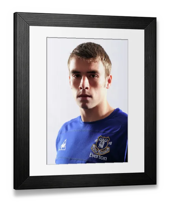 Framed Print : Seamus Coleman: Everton's Unyielding Shield Framed Print : Seamus Coleman: Everton's Unyielding Shield