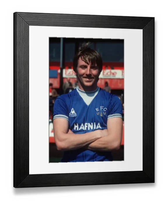 Framed Print : Gary Stevens in Everton Kit Framed Print : Gary Stevens in Everton Kit