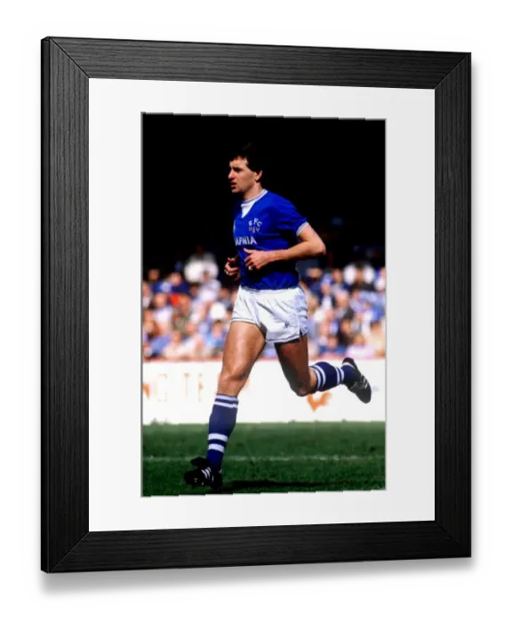 Framed Print : Kevin Sheedy's Unyielding Determination: Everton's FA Cup Semi-Final Victory Over Luton Town Framed Print : Kevin Sheedy's Unyielding Determination: Everton's FA Cup Semi-Final Victory Over Luton Town