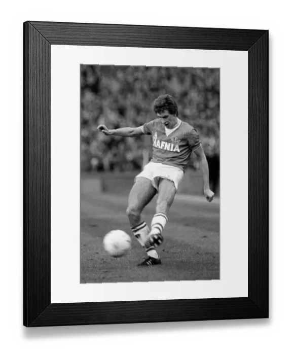Framed Print : League Division One - Everton v Luton Town - Goodison Park Framed Print : League Division One - Everton v Luton Town - Goodison Park