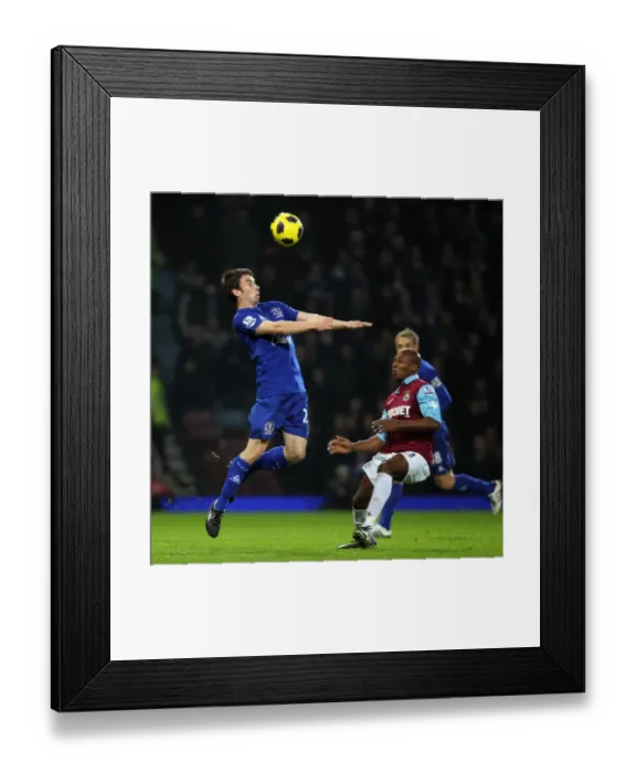 Framed Print : Barclays Premier League - West Ham United v Everton - Upton Park Framed Print : Barclays Premier League - West Ham United v Everton - Upton Park