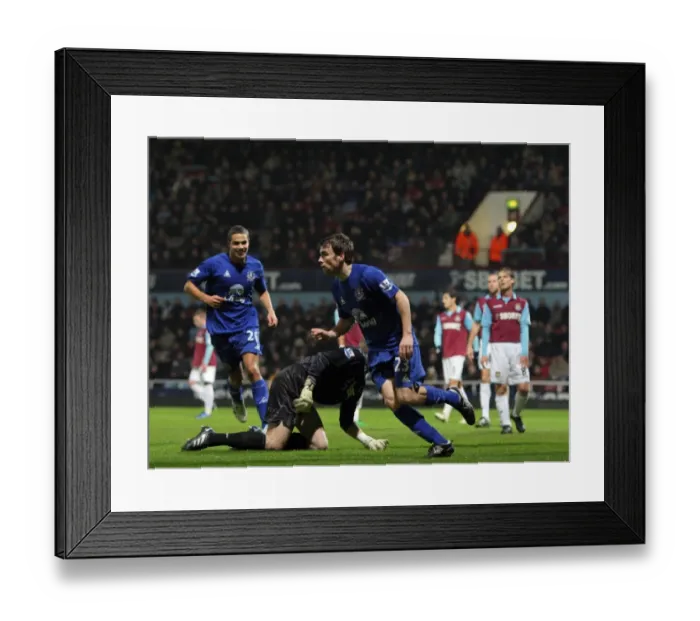 Framed Print : Seamus Coleman's Dramatic Last-Minute Winner: Everton's Thrilling Victory at West Ham United (BPL, Upton Park - 26 December 2010)