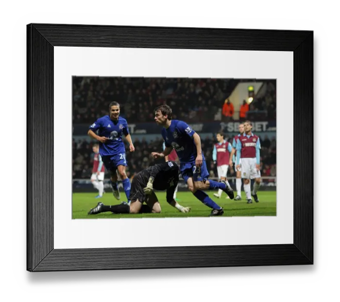 Framed Print : Seamus Coleman's Dramatic Equalizer: Everton's Comeback at Upton Park (West Ham United vs Everton, Barclays Premier League, 26 December 2010) Framed Print : Seamus Coleman's Dramatic Equalizer: Everton's Comeback at Upton Park (West Ham United vs Everton, Barclays Premier League, 26 December 2010)