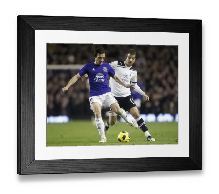 Framed Print : Battle for the Ball: Leighton Baines vs. Rafael van der Vaart - Everton vs. Tottenham Premier League Clash (05.01.2011) Framed Print : Battle for the Ball: Leighton Baines vs. Rafael van der Vaart - Everton vs. Tottenham Premier League Clash (05.01.2011)