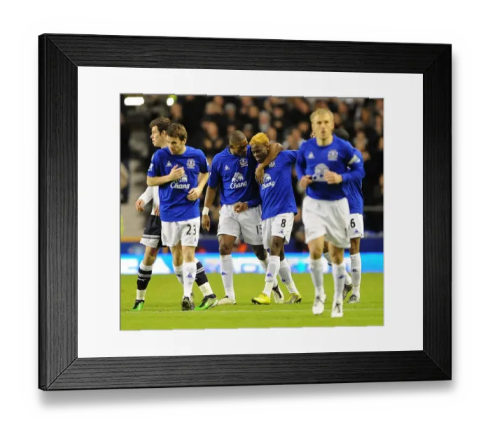 Framed Print : Everton's Louis Saha Scores First Goal Against Tottenham Hotspur at Goodison Park (05 January 2011) Framed Print : Everton's Louis Saha Scores First Goal Against Tottenham Hotspur at Goodison Park (05 January 2011)
