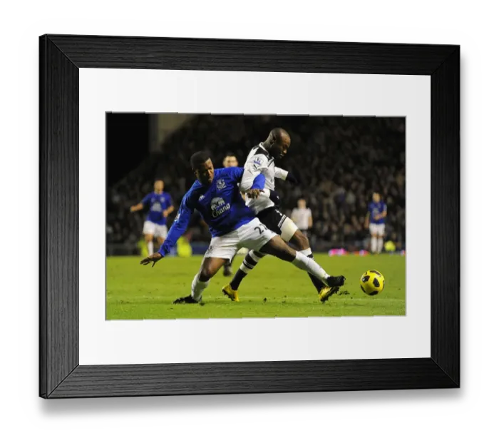 Framed Print : A Tight Battle for the Ball: Yakubu vs. Gallas - Everton vs. Tottenham (Premier League, Goodison Park, 05 January 2011) Framed Print : A Tight Battle for the Ball: Yakubu vs. Gallas - Everton vs. Tottenham (Premier League, Goodison Park, 05 January 2011)
