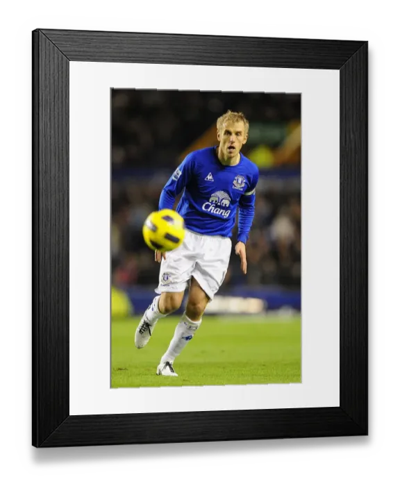 Framed Print : Phil Neville at Goodison Park: Everton vs. Tottenham Hotspur, Barclays Premier League (05 January 2011) Framed Print : Phil Neville at Goodison Park: Everton vs. Tottenham Hotspur, Barclays Premier League (05 January 2011)